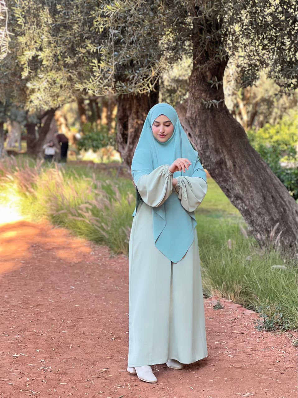 photo_6050632537018666055_y